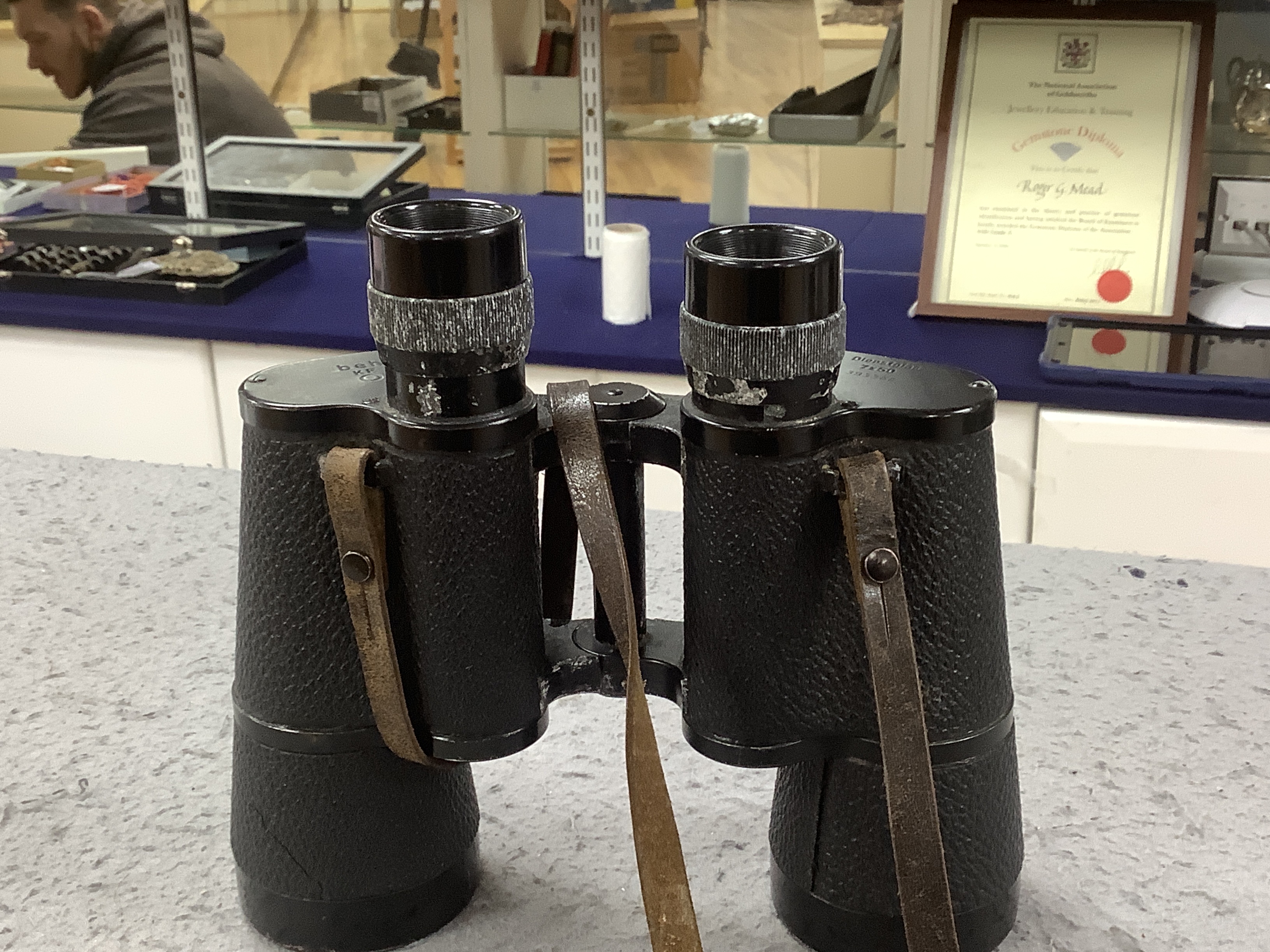 E. Leitz beh Dienstglas field binoculars, 7 x 50, World War II period in original case